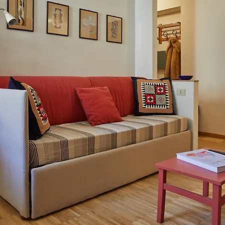 Comodo Bilocale In Porta Romana Apartment *